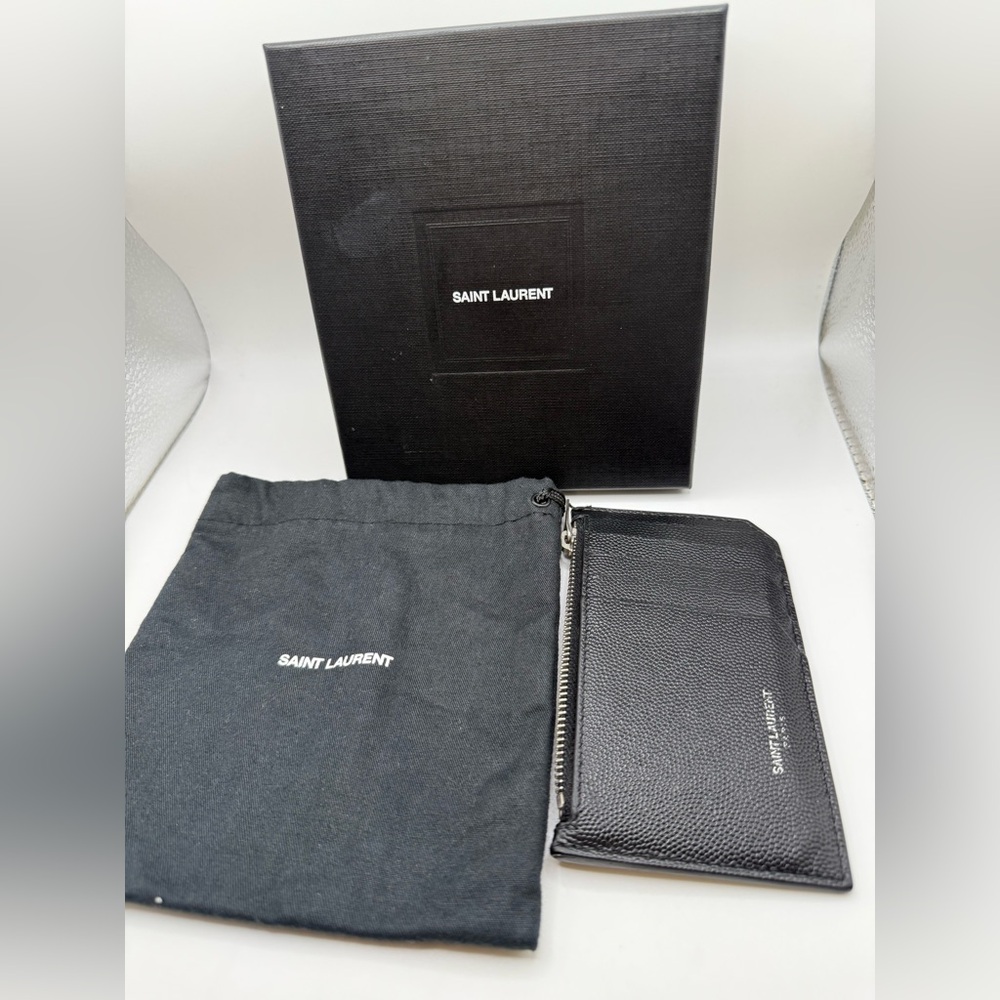 Saint Laurent Grain de Poudre Leather Zip Card Holder full inclusion